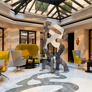 ***** Hotel Le Burgundy France